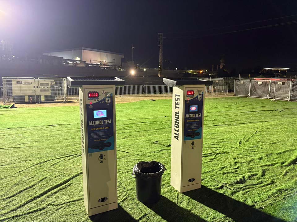 Alcoholímetro vending autónomo con placas solares para exteriores B&G-SOLAR